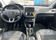 Peugeot 2008 8