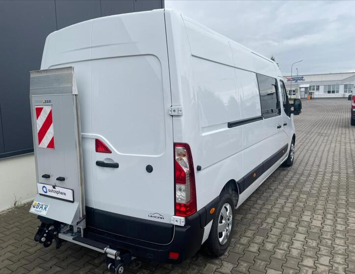 Nissan Interstar 5