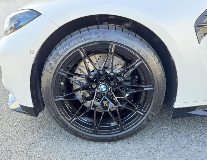 BMW M4 7