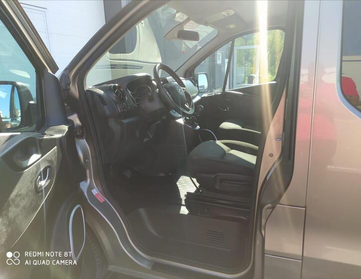 Opel Vivaro 10