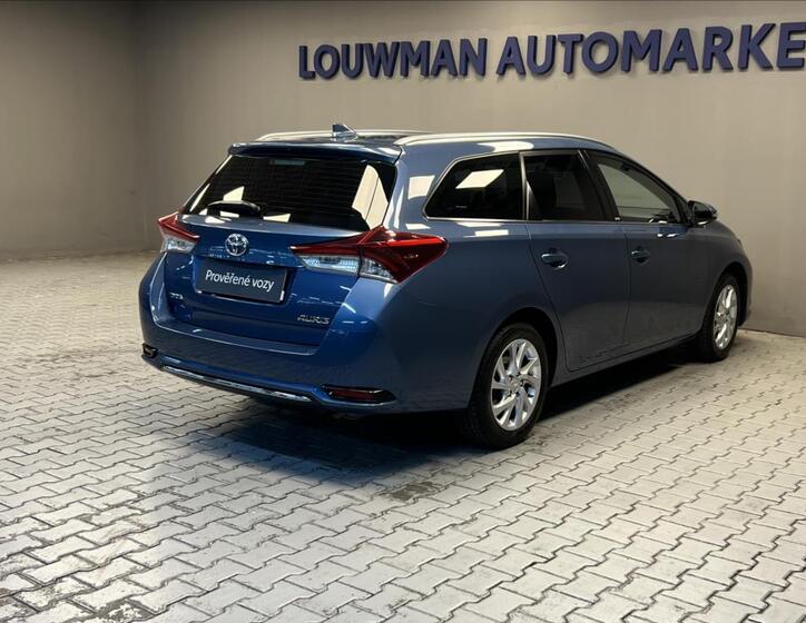 Toyota Auris 2