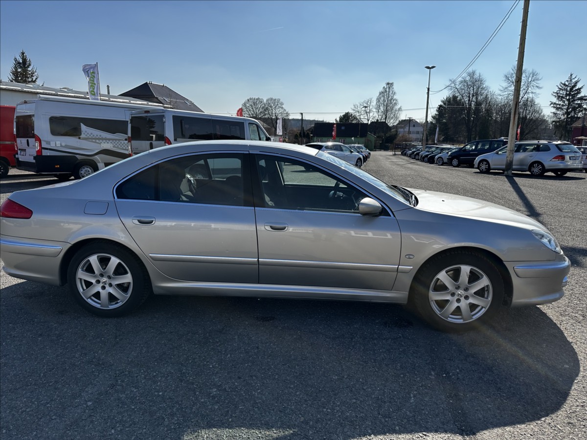 Peugeot 607