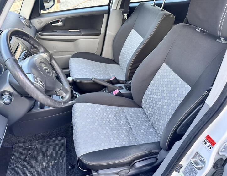 Suzuki SX4 12