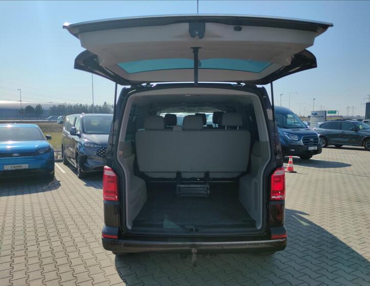 Volkswagen Caravelle 9