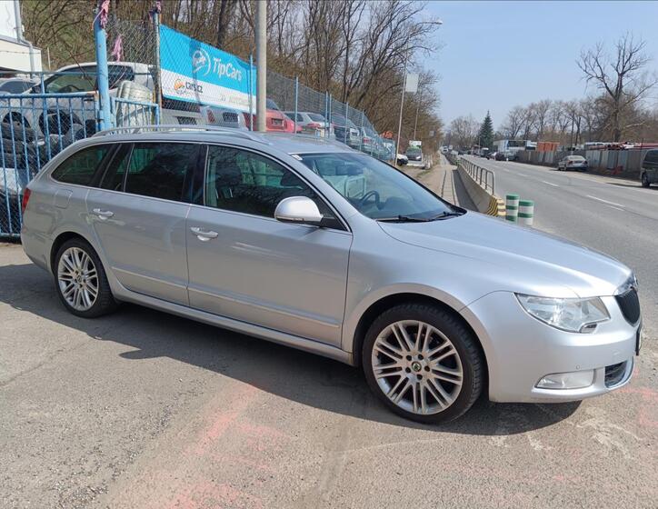 Škoda Superb 16