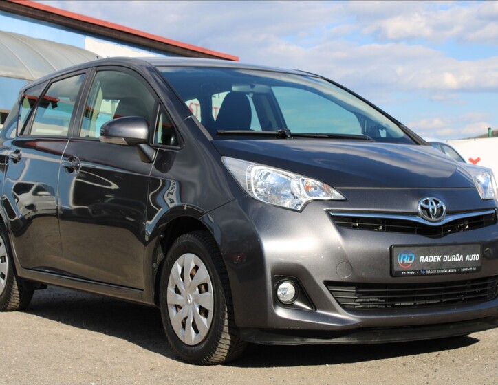 Toyota Verso 3