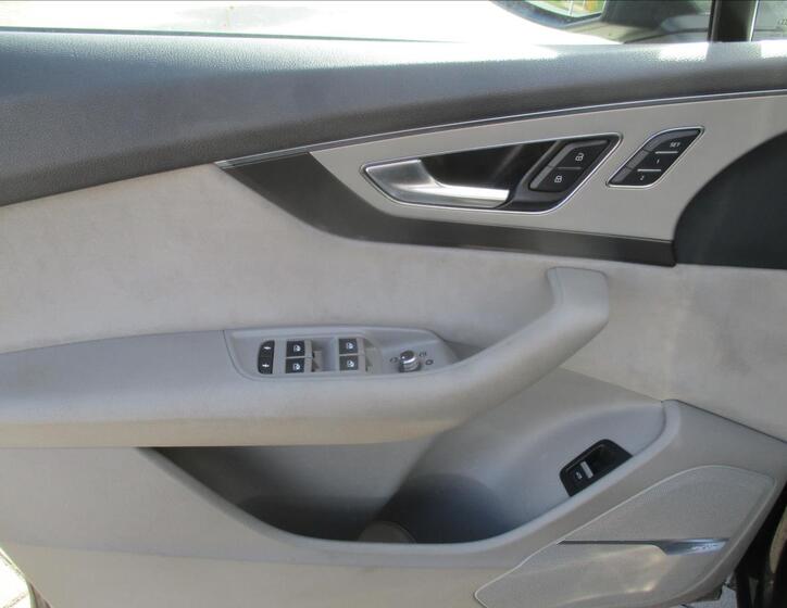 Audi Q7 26