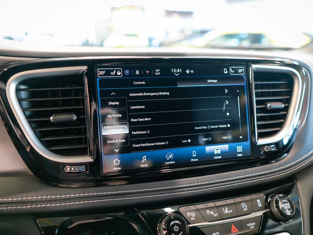 Chrysler Pacifica
