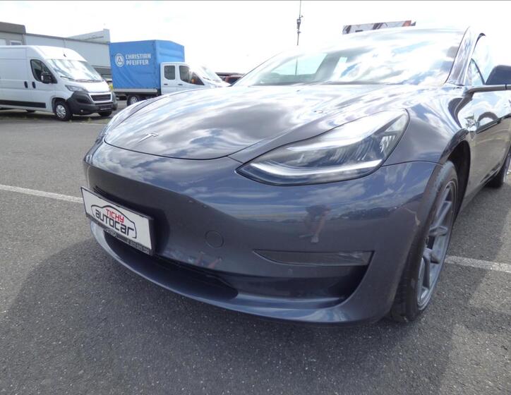 Tesla Model 3 51