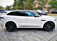 Jaguar F-Pace 11