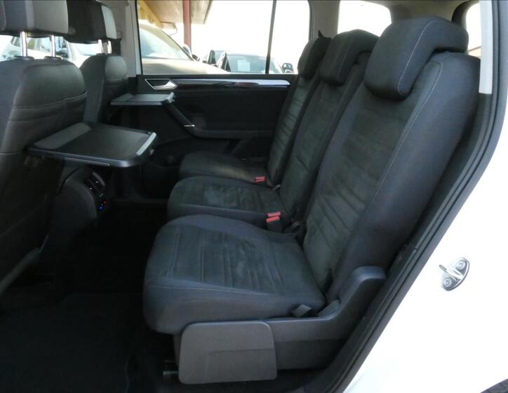 Volkswagen Touran 20
