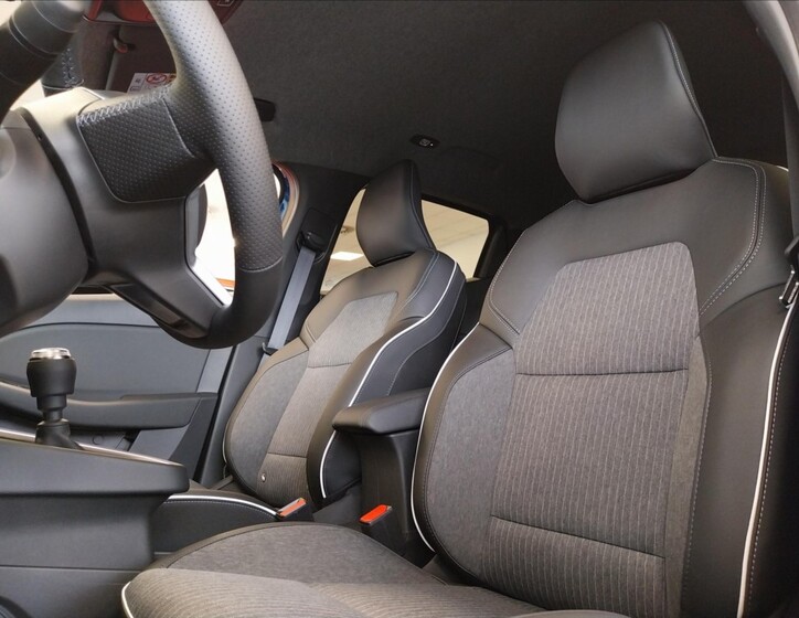 Mitsubishi Colt 6