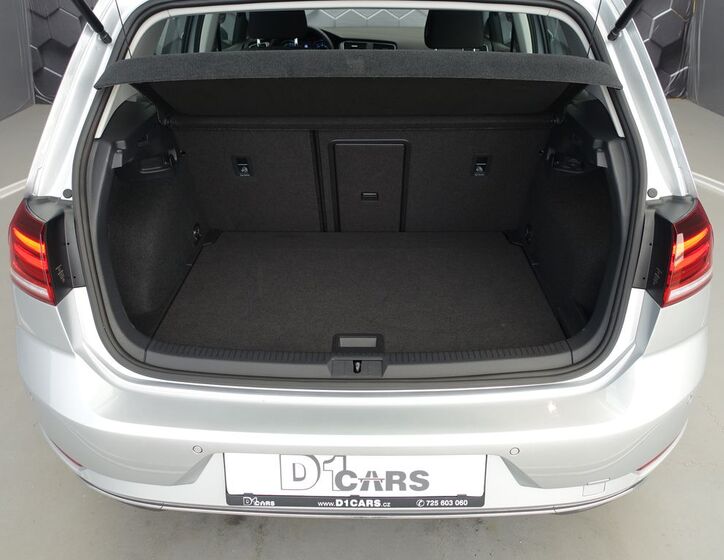 Volkswagen Golf 30