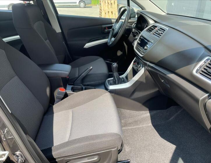 Suzuki SX4 S-Cross 9