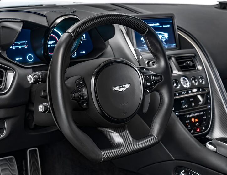 Aston Martin DBS 21
