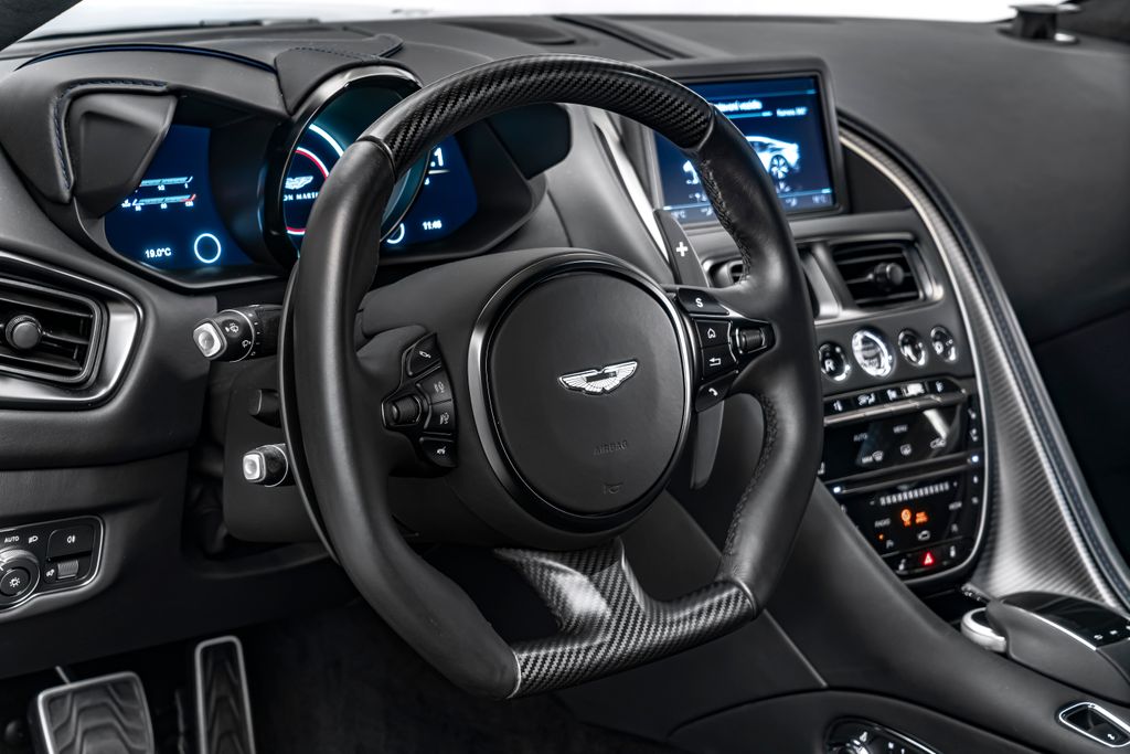 Aston Martin DBS