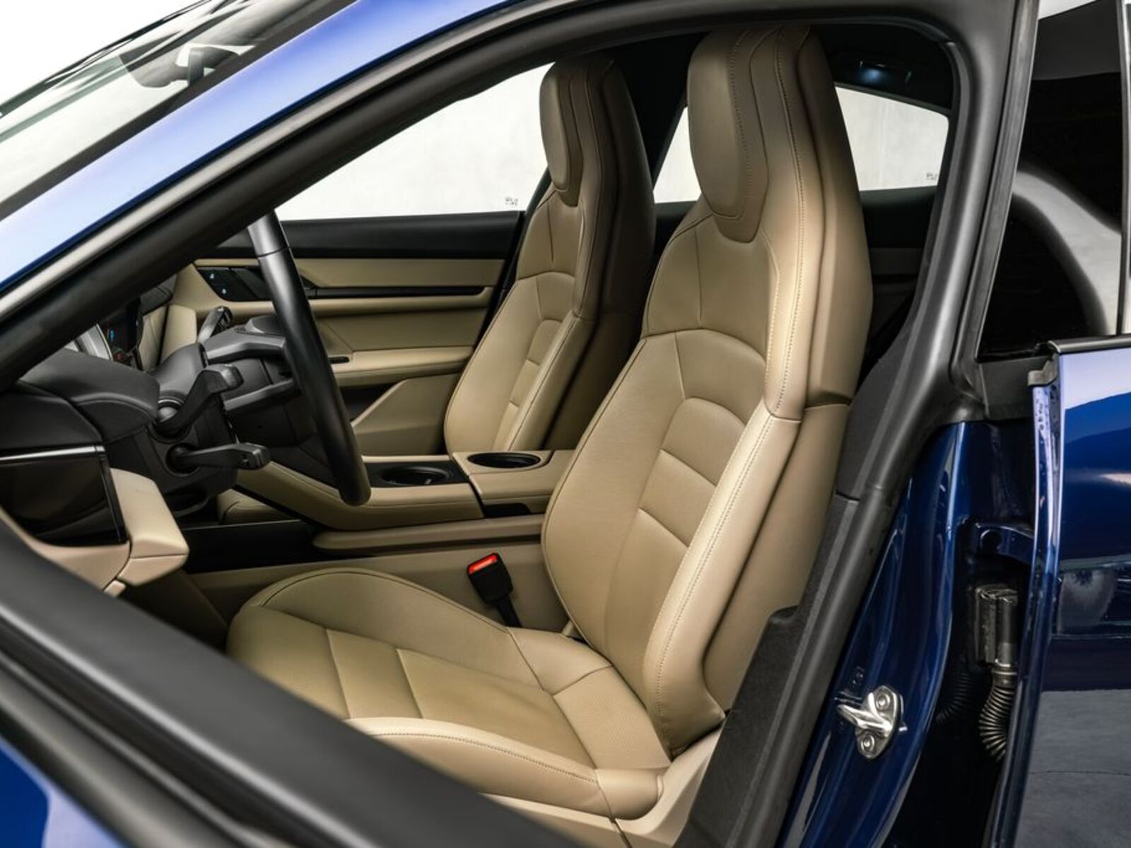 Porsche Taycan 12