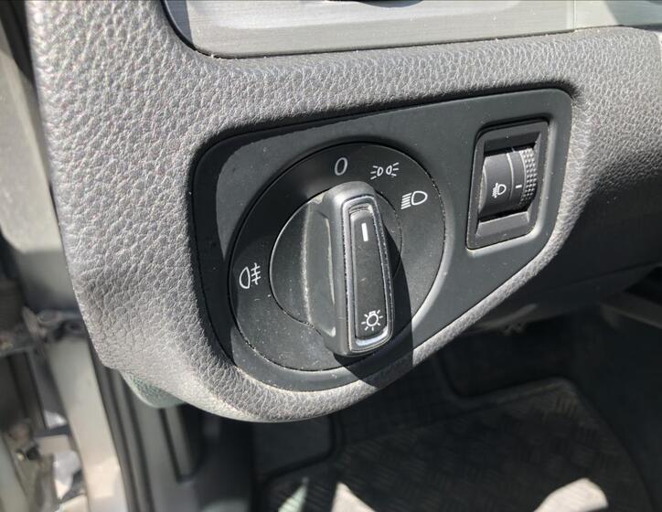 Volkswagen Golf 16