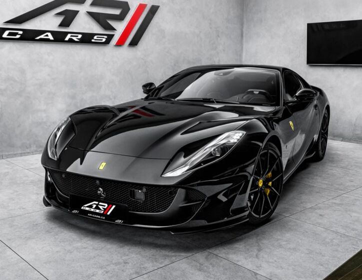 Ferrari 812 8