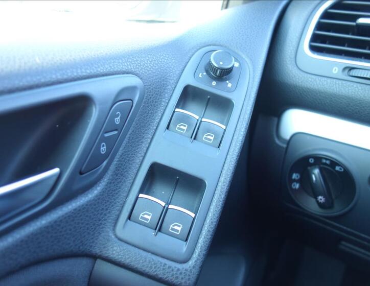 Volkswagen Golf 33