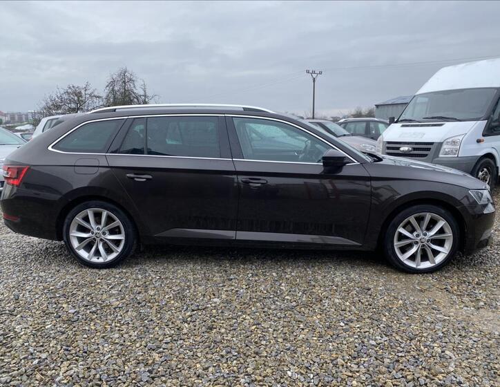 Škoda Superb 4