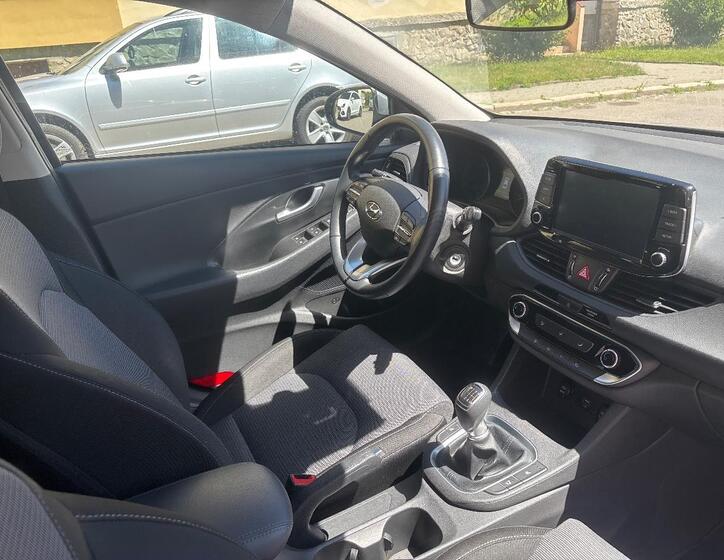 Hyundai i30 4