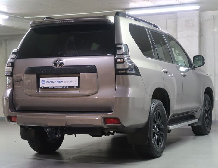 Toyota Land Cruiser 5