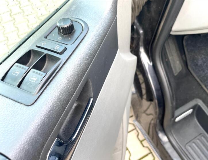 Volkswagen Caravelle 17