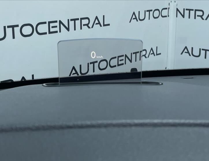 Peugeot Traveller 18
