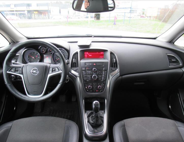Opel Astra 9