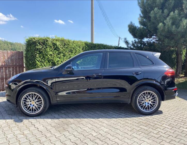 Porsche Cayenne 2