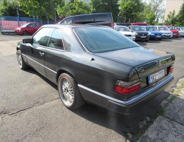 Mercedes-Benz Třídy E 4