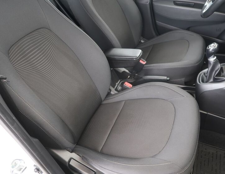 Hyundai i10 13