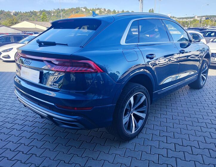 Audi Q8 5