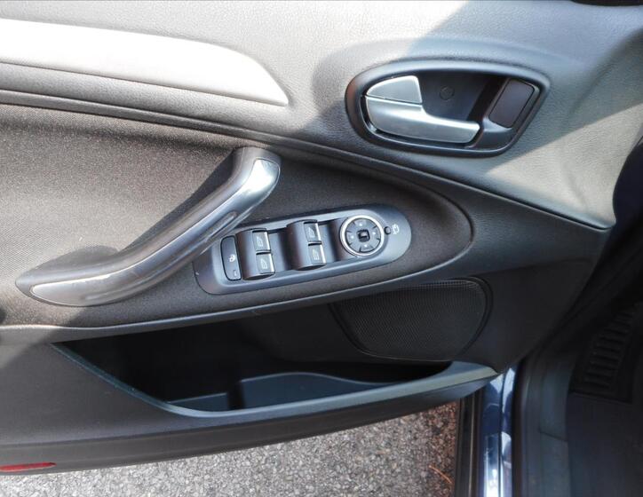 Ford S-MAX 10