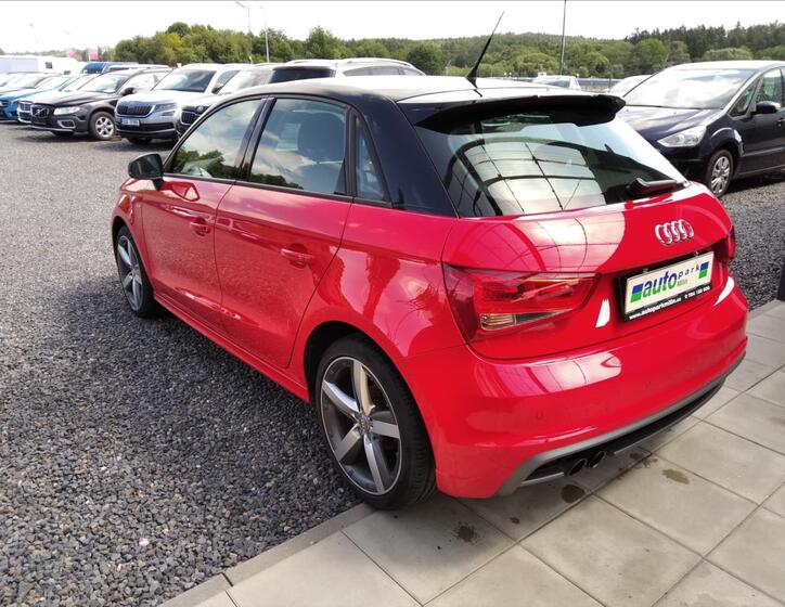Audi A1 5