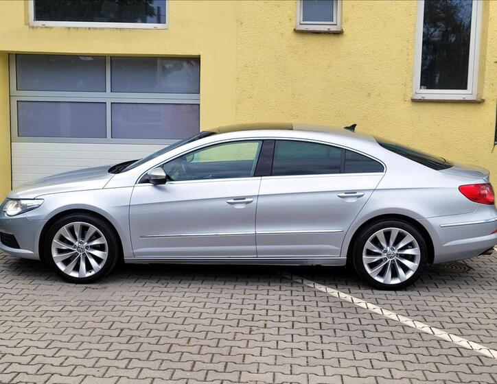 Volkswagen Passat CC 11