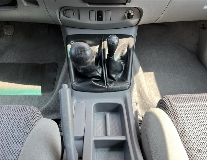 Toyota Hilux 16