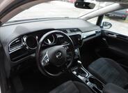 Volkswagen Touran 9