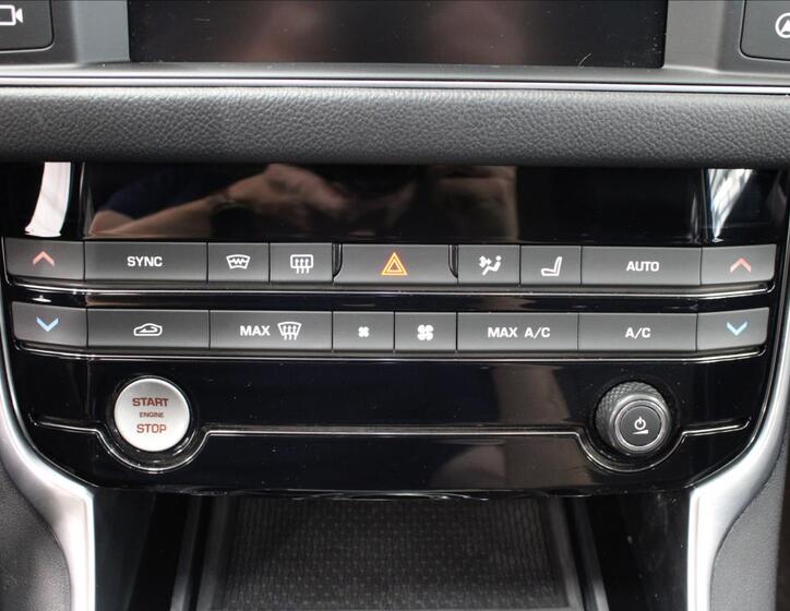 Jaguar XF 26