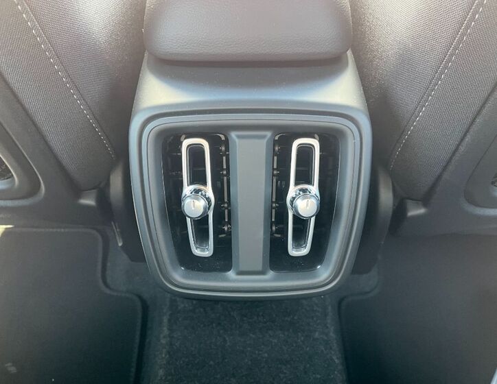 Volvo XC40 18