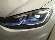 Volkswagen Golf 32