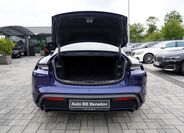 Porsche Taycan 12