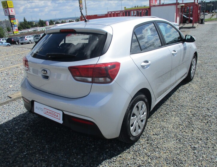KIA Rio 6