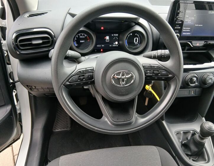 Toyota Yaris Cross 18