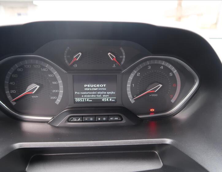 Peugeot Rifter 11
