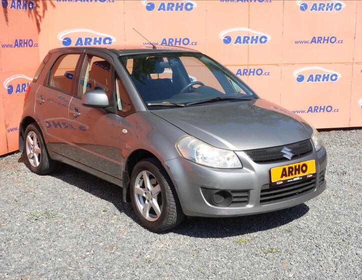 Suzuki SX4 1