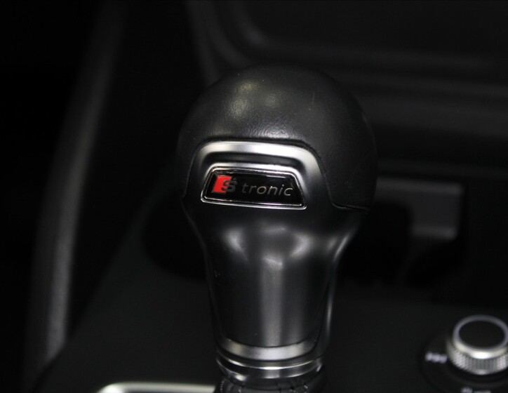 Audi Q2 15
