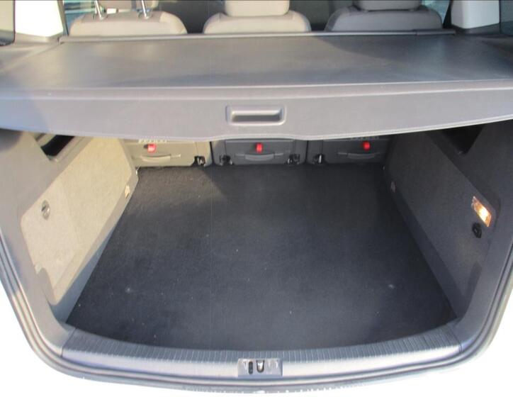 Volkswagen Touran 9