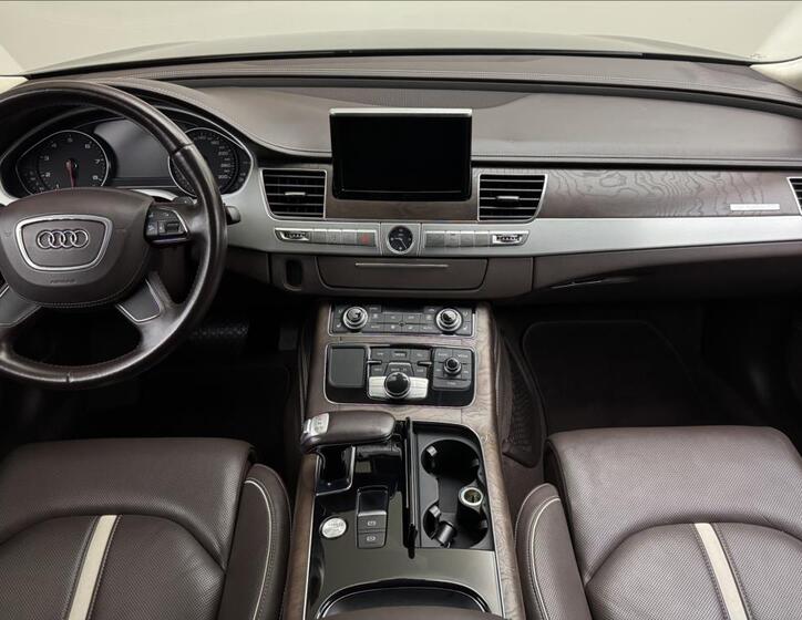 Audi A8 7